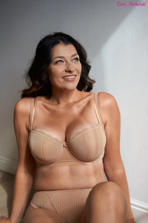 Bra padded beige CHP Teinka