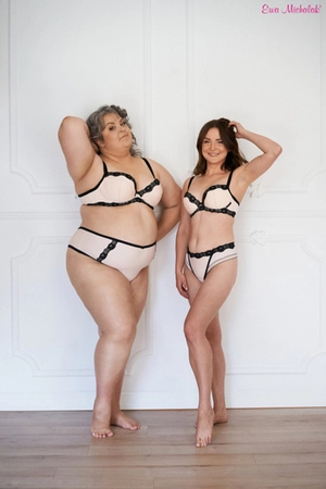 Biustonosz piankowy jasno różowy PL Kaprys